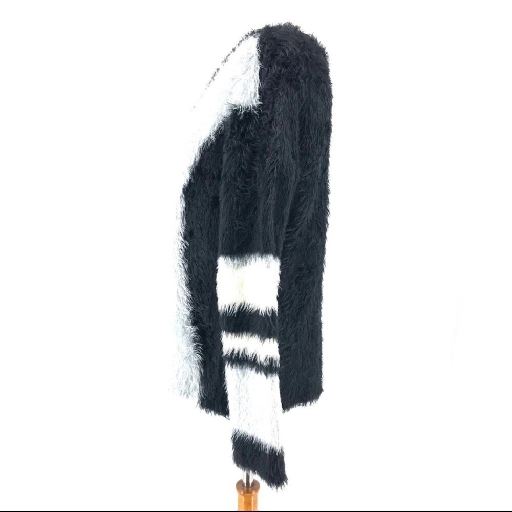 Vince Camuto Black, Gray, and White Fuzzy Sweater - Picture 5 of 7